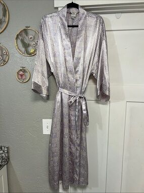 VINTAGE CHRISTIAN DIOR SATIN LOUNGE ROBE PARIS NEW YORK PURPLE SIZE LARGE